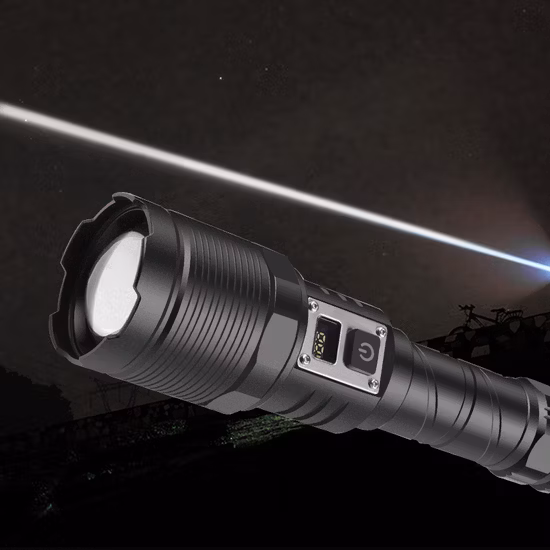 Torcia ricaricabile da 30 W 1500 m Luminosa 1800 lumen Xhp70 Potente torcia tattica LED USB